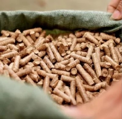 Palline della legna da ardere della biomassa del pino, pallina della segatura della biomassa della mattonella