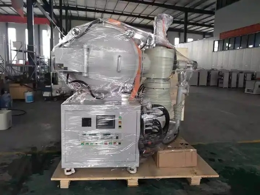 Una fornace di vuoto utilizzata in una fabbrica per le parti di metallo di sinterizzazione a temperatura elevata