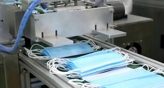 Macchina automatica per maschere monouso a 3 strati certificata CE 100 pezzi/min